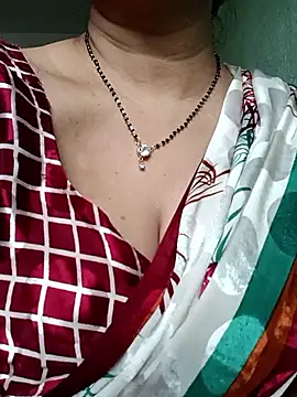 Snapshot of Rosy-B chatting on 10/09/25, 12:33 Rosy-B online show from 10/09/25, 12:33