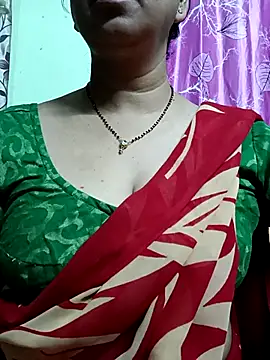 Snapshot of Rosy-B chatting on 10/09/25, 09:37 Rosy-B online show from 10/09/25, 09:37