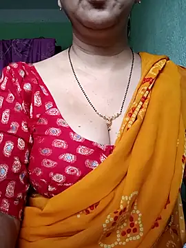 Snapshot of Rosy-B chatting on 09/09/25, 12:32 Rosy-B online show from 09/09/25, 12:32