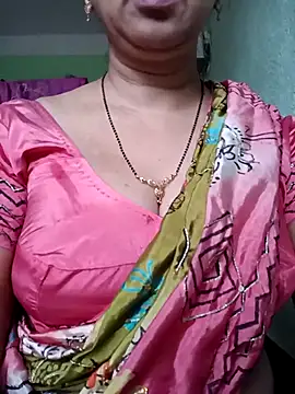 Snapshot of Rosy-B chatting on 10/06/25, 12:34 Rosy-B online show from 10/06/25, 12:34