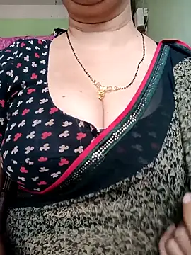 Snapshot of Rosy-B chatting on 02/18/25, 10:27 Rosy-B online show from 02/18/25, 10:27