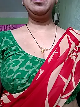 Snapshot of Rosy-B chatting on 09/13/25, 09:31 Rosy-B online show from 09/13/25, 09:31