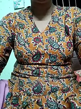 Snapshot of Rosy-B chatting on 09/28/25, 05:31 Rosy-B online show from 09/28/25, 05:31