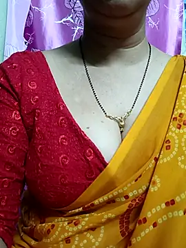 Snapshot of Rosy-B chatting on 02/21/25, 06:59 Rosy-B online show from 02/21/25, 06:59