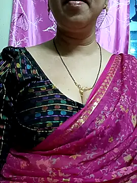 Snapshot of Rosy-B chatting on 02/26/25, 12:20 Rosy-B online show from 02/26/25, 12:20