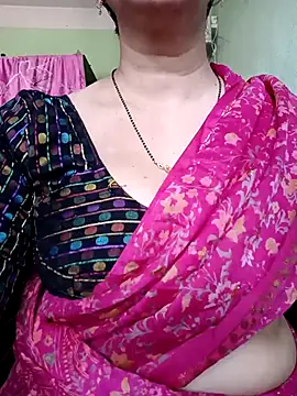 Snapshot of Rosy-B chatting on 03/07/25, 09:51 Rosy-B online show from 03/07/25, 09:51