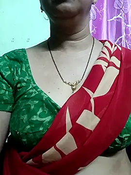 Snapshot of Rosy-B chatting on 09/24/25, 09:43 Rosy-B online show from 09/24/25, 09:43