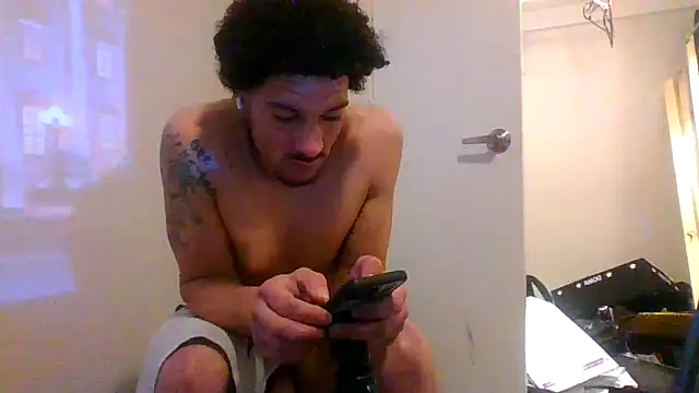 Snapshot of Clearlytothepoint420 chatting on 02/17/25, 11:13 Clearlytothepoint420 online show from 02/17/25, 11:13