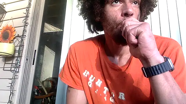 Snapshot of Clearlytothepoint420 chatting on 10/19/25, 01:03 Clearlytothepoint420 online show from 10/19/25, 01:03