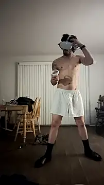 Snapshot of Clearlytothepoint420 chatting on 11/07/25, 11:04 Clearlytothepoint420 online show from 11/07/25, 11:04