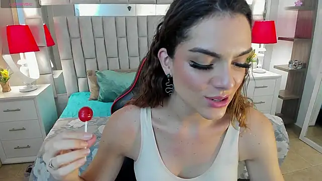 mariiahneedles online show from 10/09/25, 09:37