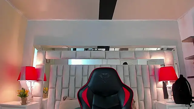 mariiahneedles online show from 10/25/25, 01:27