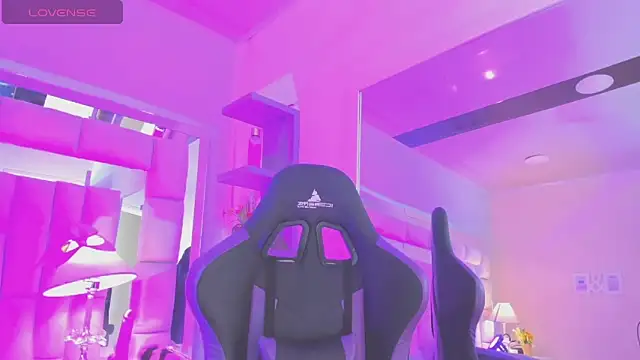 mariiahneedles online show from 05/13/26, 08:05