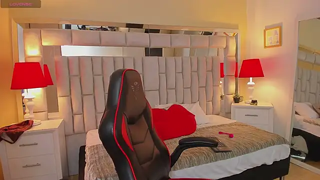 mariiahneedles online show from 02/18/25, 04:37