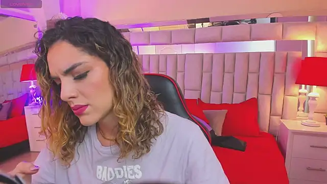 mariiahneedles online show from 03/17/25, 09:57