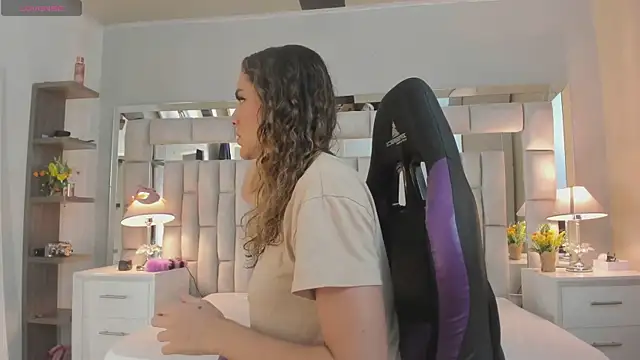 mariiahneedles online show from 04/11/26, 05:15