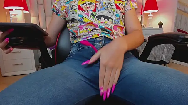 mariiahneedles online show from 02/14/25, 04:04