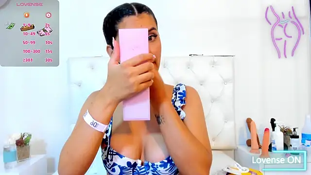 DulceColeman online show from 11/01/25, 07:19