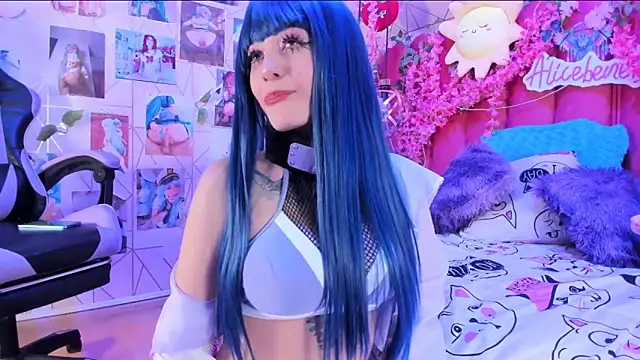 Alicebenett online show from 03/05/26, 10:37