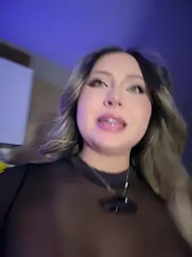 Snapshot of SaraFerreira chatting on 04/02/26, 01:13 SaraFerreira online show from 04/02/26, 01:13