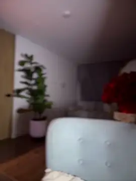 Snapshot of SaraFerreira chatting on 04/25/26, 12:57 SaraFerreira online show from 04/25/26, 12:57