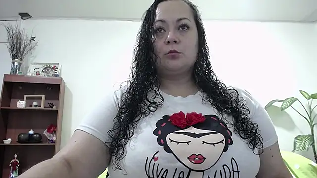 Snapshot of Aleia_Taylor chatting on 06/25/26, 03:48 Aleia Taylor online show from 06/25/26, 03:48