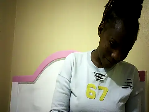 Snapshot of Pierra77 chatting on 09/19/25, 11:14 Pierra77 online show from 09/19/25, 11:14