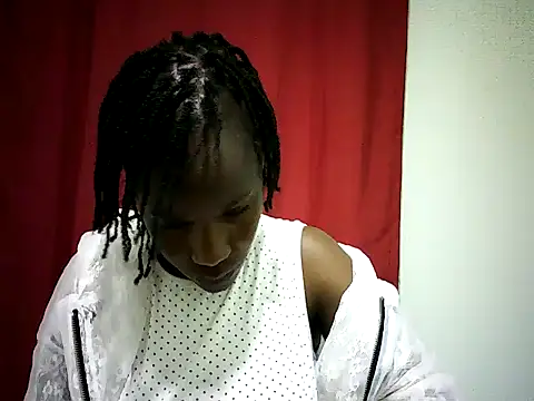 Snapshot of Pierra77 chatting on 06/10/26, 10:27 Pierra77 online show from 06/10/26, 10:27