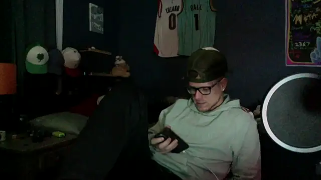Snapshot of traejddd chatting on 03/22/26, 05:43 traejddd online show from 03/22/26, 05:43