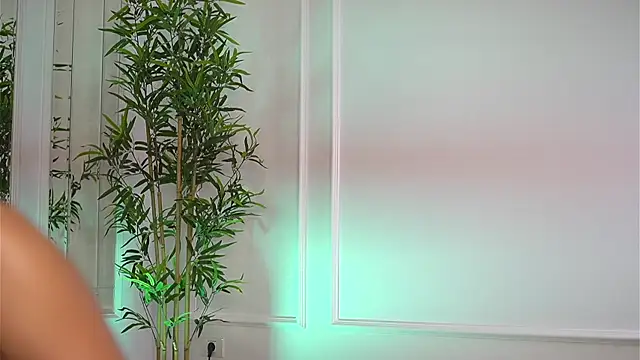 Snapshot of Cherrysweett chatting on 12/21/25, 04:36 Cherrysweett online show from 12/21/25, 04:36