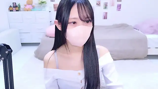 Suzu ch xx online show from 12/14/25, 01:39