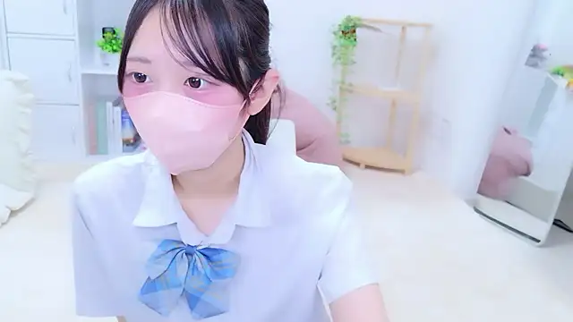 Snapshot of Suzu_ch_xx chatting on 07/18/26, 01:20 Suzu ch xx online show from 07/18/26, 01:20