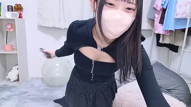 Suzu ch xx online show from 02/17/25, 06:28