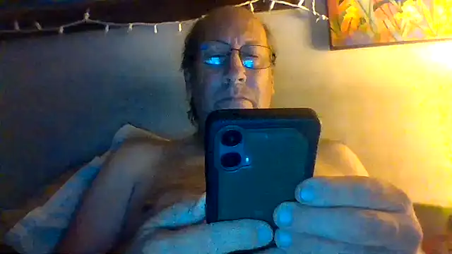 Snapshot of hornyrich69 chatting on 07/10/26, 04:12 hornyrich69 online show from 07/10/26, 04:12