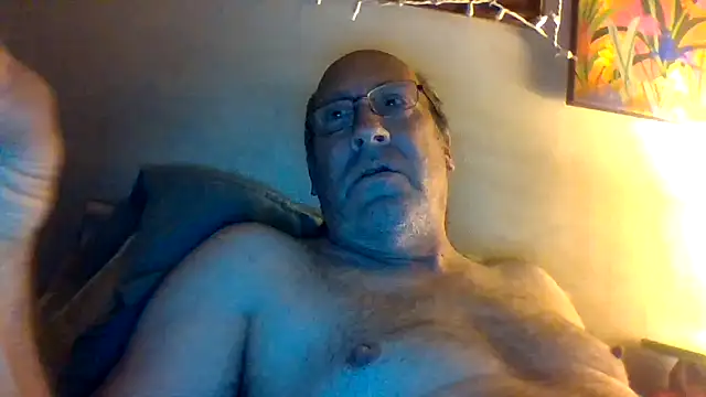 Snapshot of hornyrich69 chatting on 04/06/26, 05:30 hornyrich69 online show from 04/06/26, 05:30