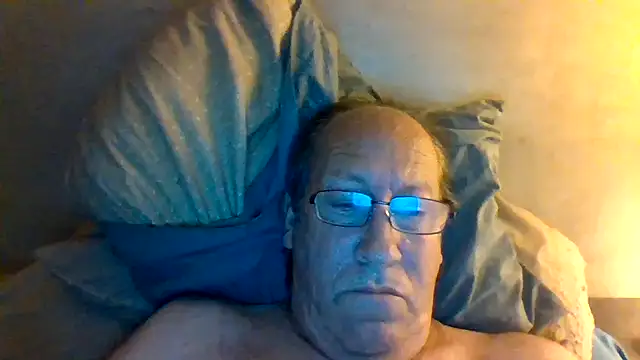 Snapshot of hornyrich69 chatting on 05/29/26, 06:08 hornyrich69 online show from 05/29/26, 06:08
