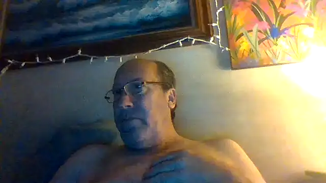 Snapshot of hornyrich69 chatting on 03/08/26, 05:11 hornyrich69 online show from 03/08/26, 05:11