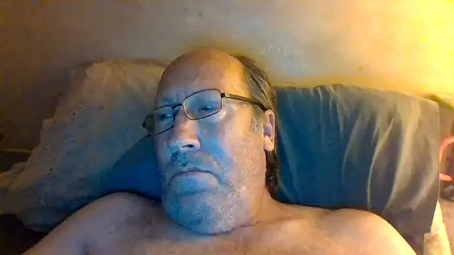 Snapshot of hornyrich69 chatting on 06/08/26, 07:42 hornyrich69 online show from 06/08/26, 07:42