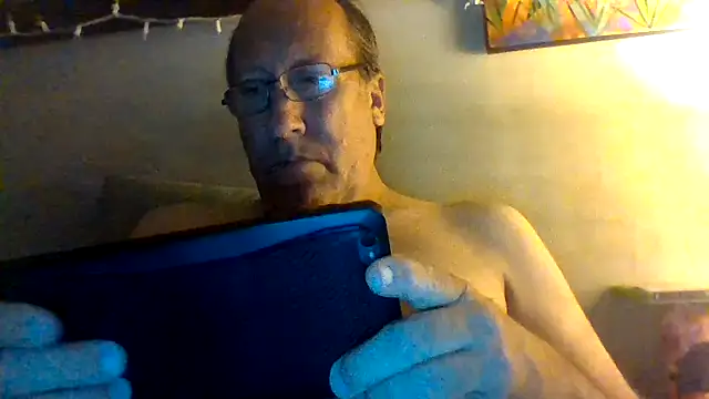 Snapshot of hornyrich69 chatting on 04/14/26, 05:34 hornyrich69 online show from 04/14/26, 05:34