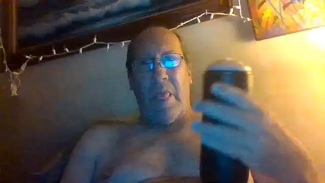 Snapshot of hornyrich69 chatting on 03/15/26, 05:36 hornyrich69 online show from 03/15/26, 05:36