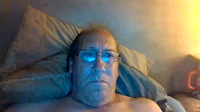Snapshot of hornyrich69 chatting on 05/12/26, 05:15 hornyrich69 online show from 05/12/26, 05:15