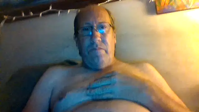 Snapshot of hornyrich69 chatting on 05/14/26, 05:15 hornyrich69 online show from 05/14/26, 05:15