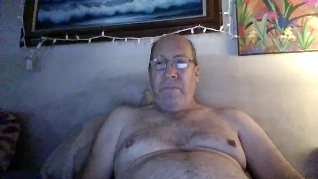 Snapshot of hornyrich69 chatting on 02/03/26, 06:57 hornyrich69 online show from 02/03/26, 06:57