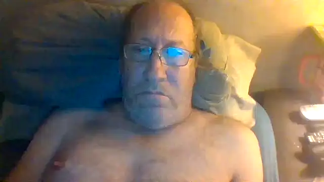 Snapshot of hornyrich69 chatting on 03/16/26, 05:44 hornyrich69 online show from 03/16/26, 05:44