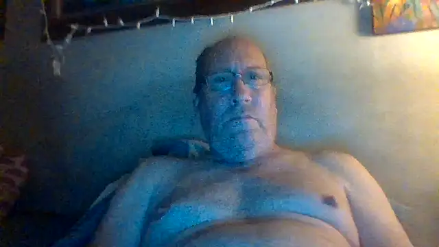 Snapshot of hornyrich69 chatting on 01/17/26, 05:00 hornyrich69 online show from 01/17/26, 05:00