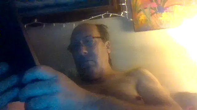 Snapshot of hornyrich69 chatting on 03/18/26, 04:04 hornyrich69 online show from 03/18/26, 04:04