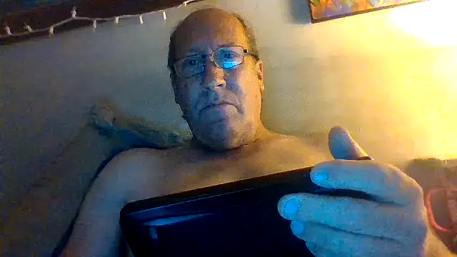 Snapshot of hornyrich69 chatting on 04/13/26, 05:44 hornyrich69 online show from 04/13/26, 05:44