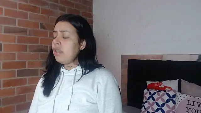 salome  hills1 online show from 12/05/25, 04:16