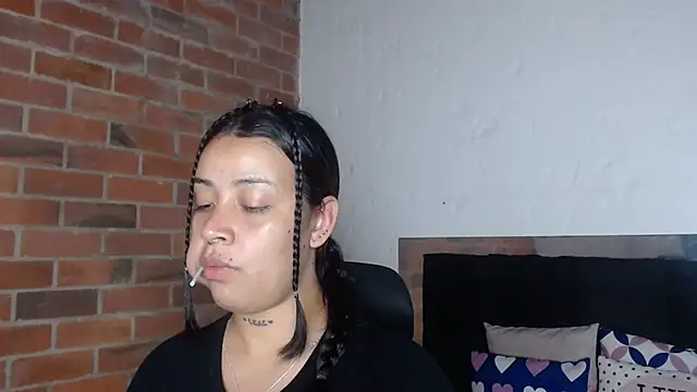 Snapshot of salome__hills1 chatting on 03/28/26, 08:32 salome hills1 online show from 03/28/26, 08:32