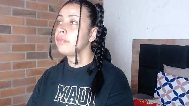 Snapshot of salome__hills1 chatting on 02/20/26, 06:54 salome hills1 online show from 02/20/26, 06:54